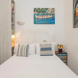 https://new-apartment-in-downtown-close-to-duomo.italymilanhotels.net
